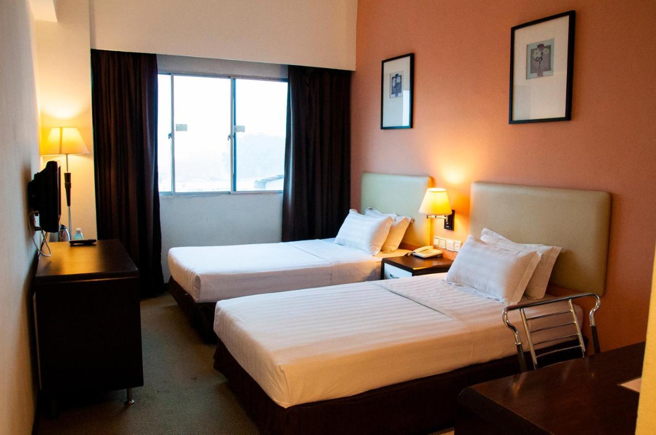 Ritz Garden Hotel Ipoh Bagian luar foto