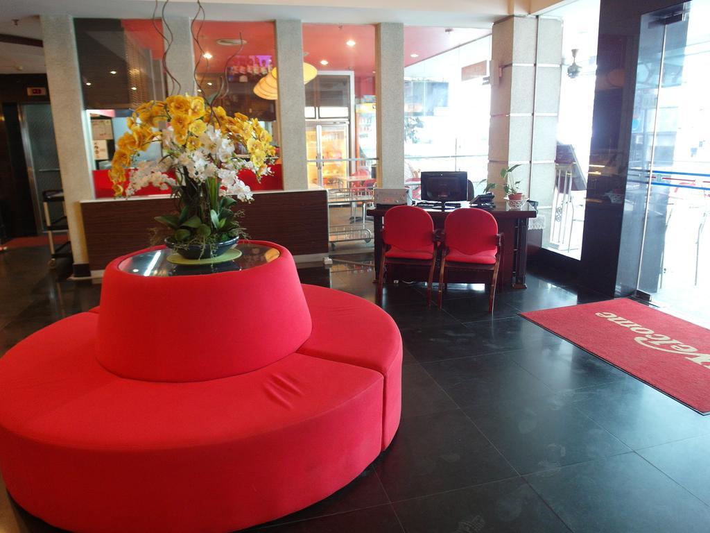 Ritz Garden Hotel Ipoh Bagian luar foto