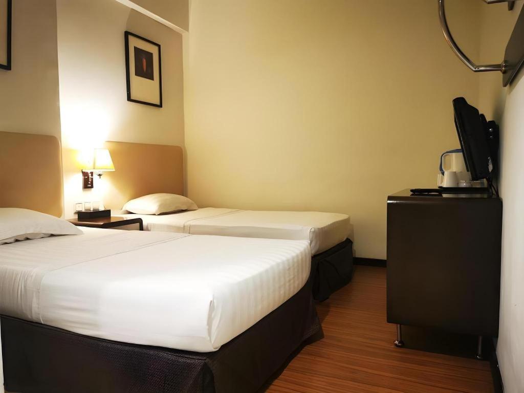Ritz Garden Hotel Ipoh Bagian luar foto