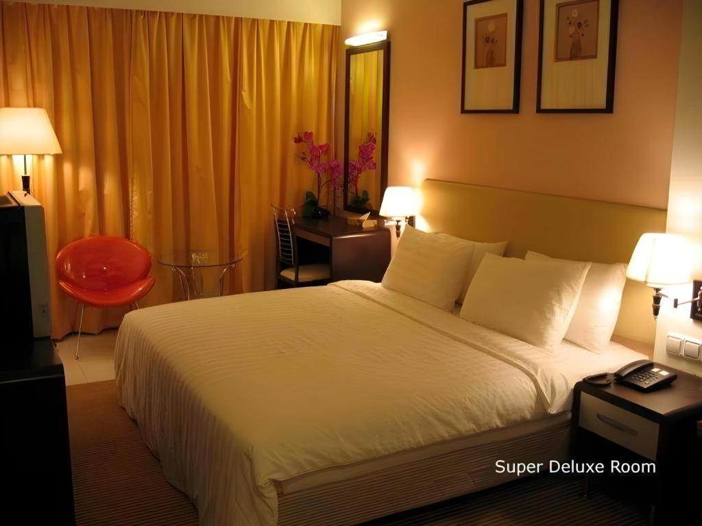 Ritz Garden Hotel Ipoh Bagian luar foto