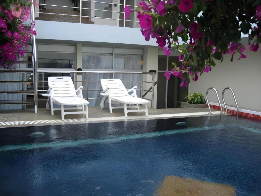 Ritz Garden Hotel Ipoh Bagian luar foto