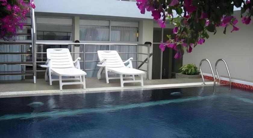 Ritz Garden Hotel Ipoh Bagian luar foto