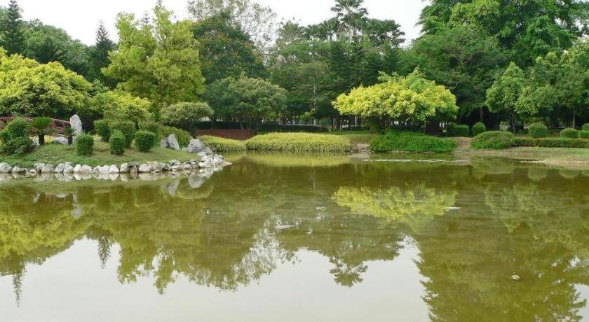 Ritz Garden Hotel Ipoh Bagian luar foto
