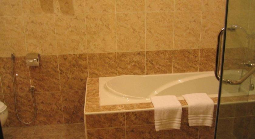 Ritz Garden Hotel Ipoh Bagian luar foto